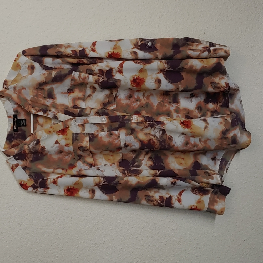 Bydesign large floral long sleeve blouse with roll up sleeves.